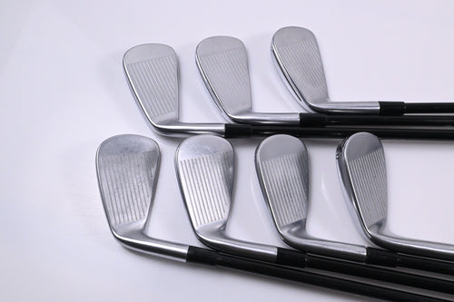 Taylormade P790 2019 Irons / 4-PW / Regular Flex MMT 65 Shafts