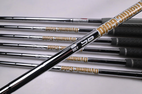 Taylormade Stealth Irons / 5-PW+GW / Regular Flex Dynamic Gold 95 R300 Shafts