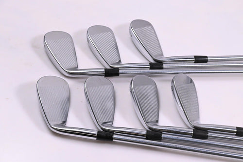 Cobra King Tour 2023 Irons / 5-PW+GW / Regular Flex Project X IO 105 Shafts