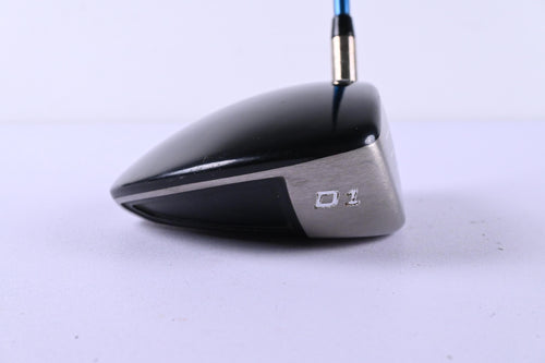 Titleist 907 D1 Driver / 9.5 Degree / Stiff Flex Aldila VS Proto 65 Shaft