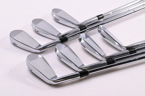 Srixon ZXi7 Irons / 4-PW / Regular Flex Dynamic Gold Mid 100 R300 Shafts