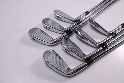Titleist 714 AP2 Irons / 4-PW / Regular Flex XP 95 R300 Shafts