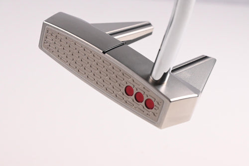 Scotty Cameron 2026 Phantom #7 Putter / 33 Inch