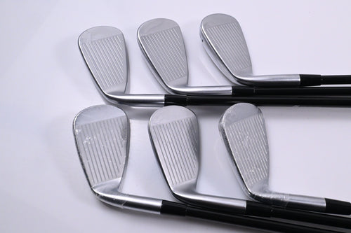 Mizuno JPX 925 Hot Metal Irons / 5-PW / Regular Flex MMT 65 Shafts