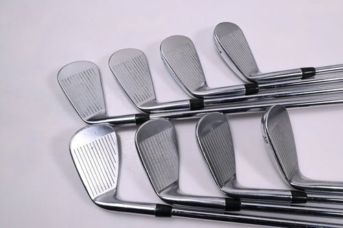 Titleist 718 AP2 Irons / 4-PW+50° / Regular Flex AMT Tour White R300 Shafts