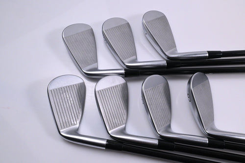Mizuno JPX 925 Forged Irons / 5-PW-GW / Regular Flex MMT 85 Shafts