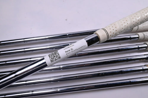 Titleist 690MB Irons / 4-PW / Stiff Flex Dynamic Gold Shafts