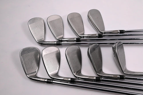 Taylormade Stealth Irons / 4-PW+GW+SW / Regular Flex Dynamic Gold 95 R300