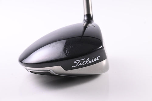 Titleist 909 D2 Driver / 9.5 Degree / Stiff Flex Aldila Voodoo Shaft