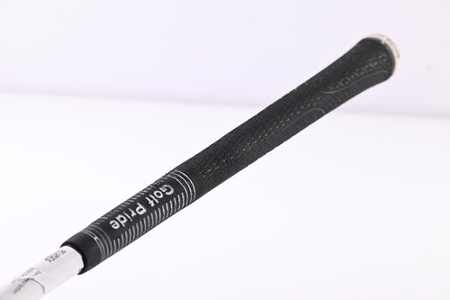 Titleist 909 D2 Driver / 9.5 Degree / Stiff Flex Aldila Voodoo Shaft