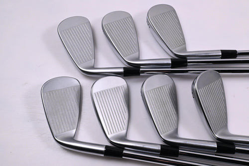 Mizuno JPX 925 Hot Metal Pro Irons / 4-PW / Stiff Flex Dynamic Gold Mid 100 S300