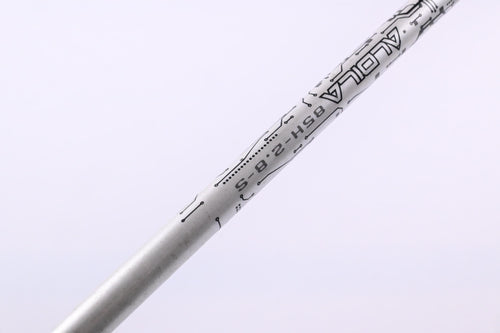 Titleist 915H #2 Hybrid / 18 Degree / Stiff Flex Aldila Rogue White 85 Shaft
