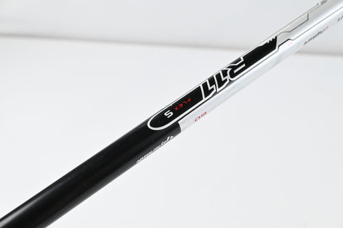 Taylormade R11 Driver / 9 Degree / Stiff Flex Fujikura Blur 60 Shaft