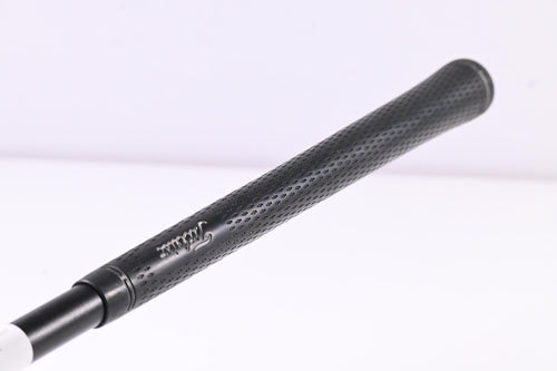 Titleist 905 R Driver / 9.5 Degree / Stiff Flex UST Proforce V2 76 Shaft