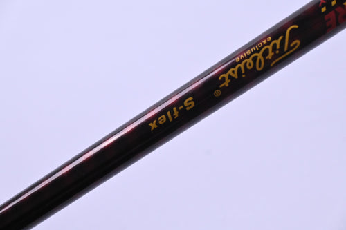 Titleist 909 D2 Driver / 9.5 Degree / Stiff Flex Aldila Voodoo Shaft