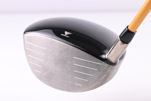 Titleist 907 D2 Driver / 9.5 Degree / Stiff Flex UST Profroce V2 76 Shaft