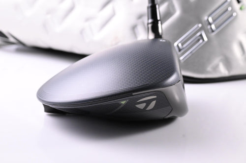 Taylormade Qi35 Driver / 9 Degree / Regular Flex Fujikura Air Speeder 50 Shaft