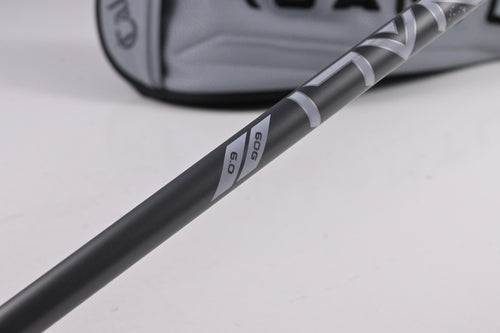 Callaway Quantum Max D Driver / 10.5 Degree / Stiff Flex Denali Frost Silver 60 Shaft