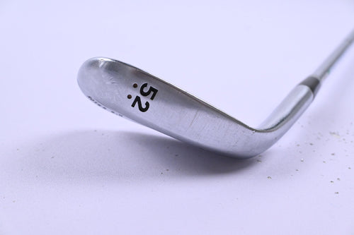 Cleveland 588 RTX Gap Wedge / 52 Degree / Wedge Flex Dynamic Gold Shaft
