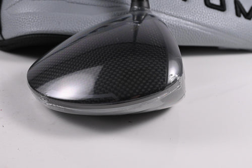 Callaway Quantum Max Driver / 10.5 Degree / Regular Flex Denali Frost Silver 50 Shaft