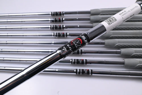 Callaway Rogue ST Pro Irons / 3-PW+AW / Regular Flex Elevate MPH 95 Shafts