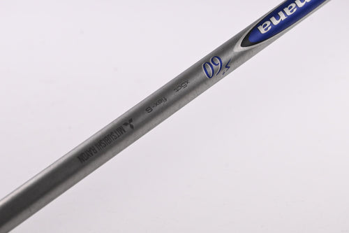 Titleist 915 D2 Driver / 9.5 Degree / Stiff Flex Diamana S+ Blue 60 Shaft