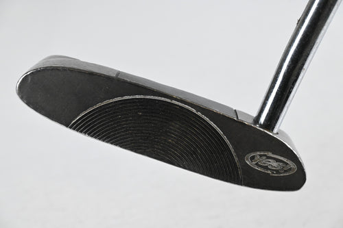Yes! C-Groove Victoria II Putter / 35 Inch