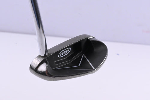 Yes! C-Groove Victoria Putter / 34 Inch