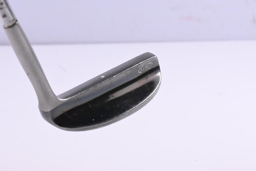 Yes! C-Groove Sophia Putter / 34 Inch