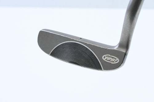 Yes! C-Groove Sophia Putter / 34 Inch
