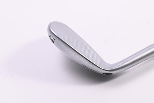 Wilson Staff Model Gap Wedge / 52 Degree / Stiff Flex Dynamic Gold 120 S300