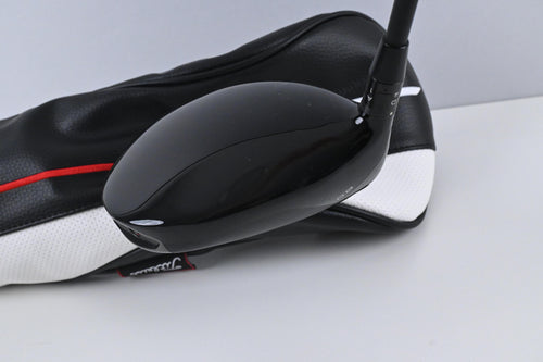 Left Hand Titleist GT2 Driver / 8 Degree / Stiff Flex Tensei 1K Blue 65 Shaft
