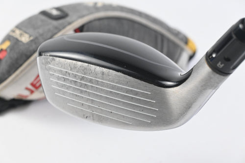 TaylorMade Rescue 2009 #4 Hybrid / 22 Degree / Regular Flex Aldila Voodoo 8 Shaft