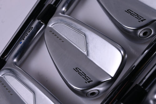 Ping i525 Irons / 4-PW+GW / Blue Dot / Stoff Flex Dynamic Gold 105 S300 Shafts
