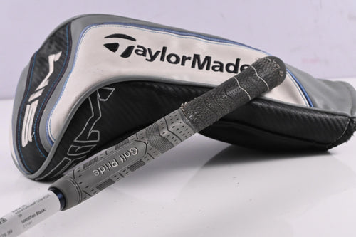 Taylormade SIM Driver / 10.5 Degree / Stiff Flex Fujikura Ventus Blue 6 Shaft