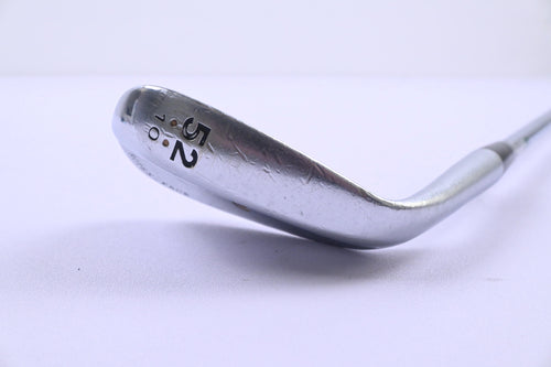 Cleveland 588 RTX Gap Wedge / 52 Degree / Wedge Flex Dynamic Gold Shaft