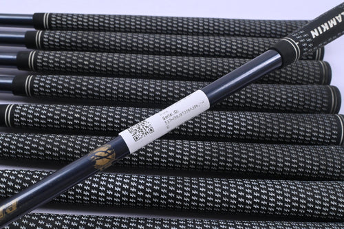 Simmons Shark Attack Irons / 3-PW+SW / Regular Flex Aldila Pro Attack Shafts