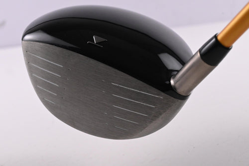 Titleist 907 D2 Driver / 9.5 Degree / Stiff Flex UST Proforce V2 Yellow 76 Shaft