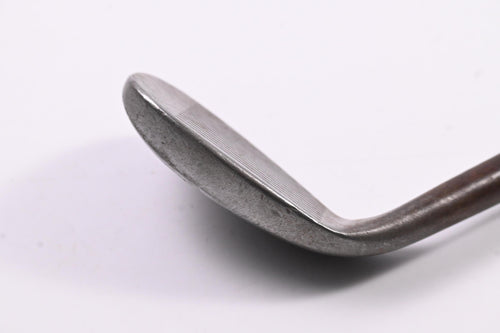 Cleveland 588 DSG Sand Wedge / 54 Degree / Wedge Flex Dynamic Gold Shaft