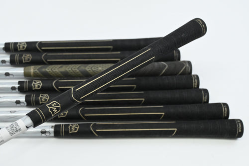 Wilson D200 Irons / 4-PW+SW / Regular Flex UST Elements Chrome 59 Shafts