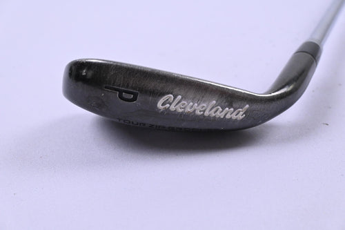 Cleveland CG7 Pitching Wedge / 46 Degree / Regular Flex Flight Speed Shaft