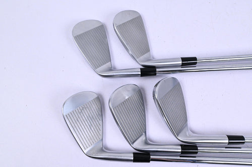 Taylormade P790 Irons / 6-PW / Regular Flex Project X Rifle Shafts