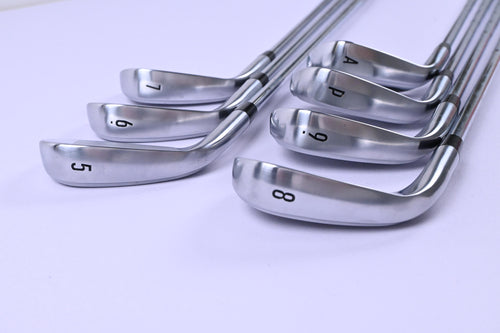 Callaway Quantum Max Irons / 5-PW+GW / Regular Flex Elevate 85 Shafts