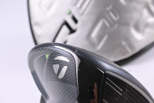 Taylormade Qi35 Driver / 10.5 Degree / Regular Flex Fujikura Ventus Blue 5 Shaft