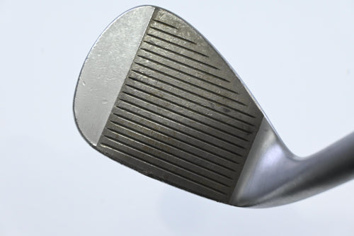 Taylormade Milled Grind 5 Gap Wedge / 52 Degree / X-Flex NS Pro Modus3 Tour 120