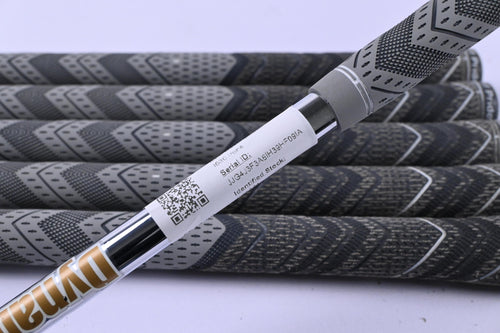 Ping i530 Irons / 5-PW / Black Dot / Stiff Flex Dynamic Gold 120 Shafts