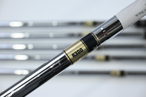 Wilson D7 Forged Irons / 5-PW / Regular Flex Dynamic Gold R300 Shafts