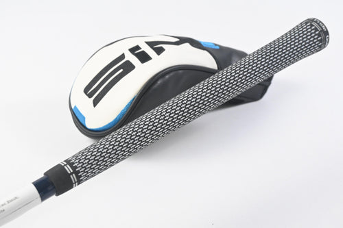 Taylormade SIM2 Max #4 Hybrid / 22 Degree / Stiff Flex Ventus Blue 7 Shaft