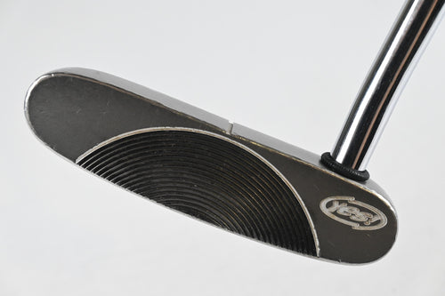 Yes! C-Groove Marilyn Putter / 32 Inch