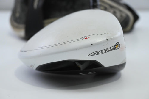 Taylormade R11 Driver / 9 Degree / Stiff Flex Fujikura Blur 60 Shaft